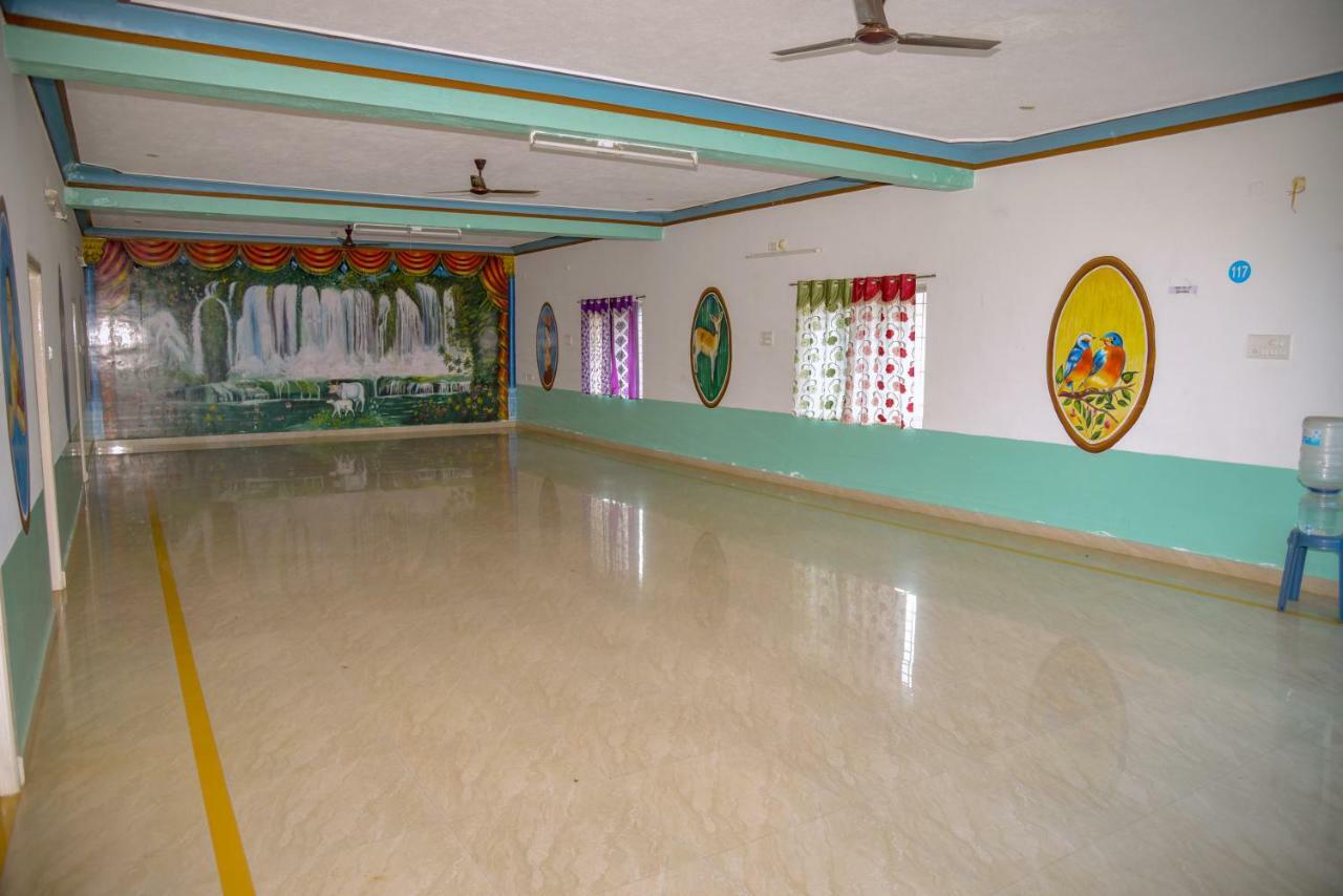 Mahathi Resort And Spa Yelagiri Exterior photo