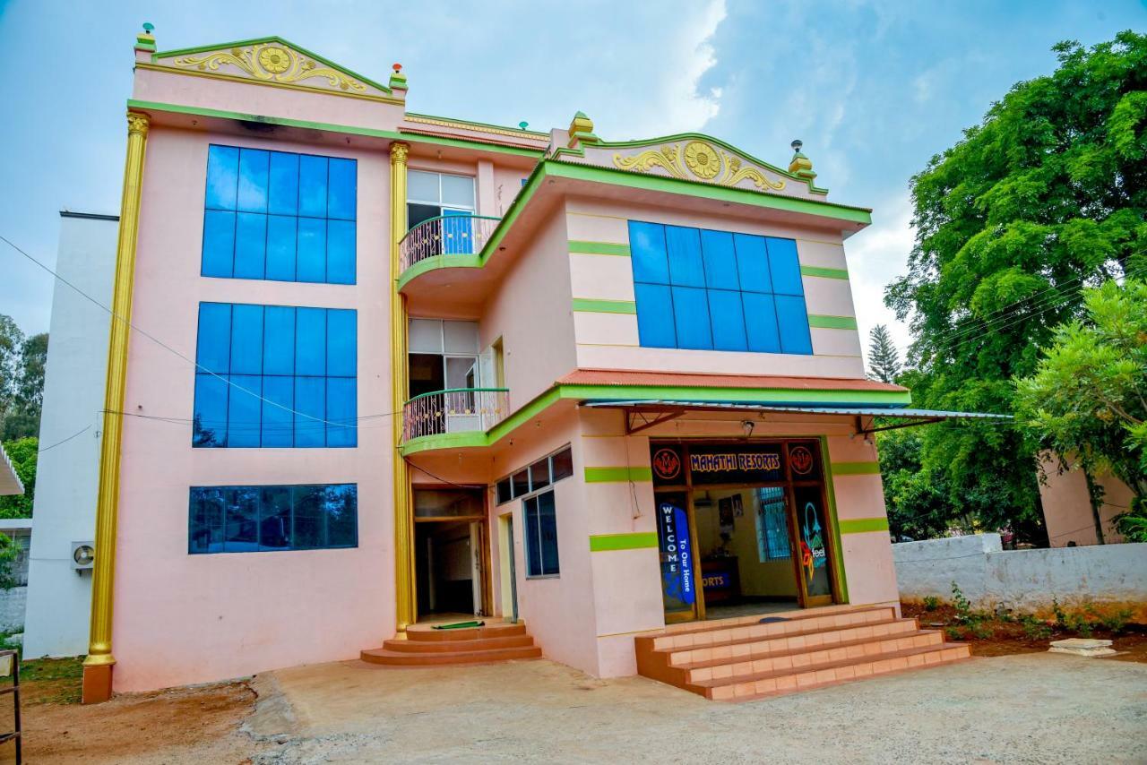 Mahathi Resort And Spa Yelagiri Exterior photo